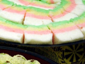 Korean_rice_cake-Mujigae_tteok-01